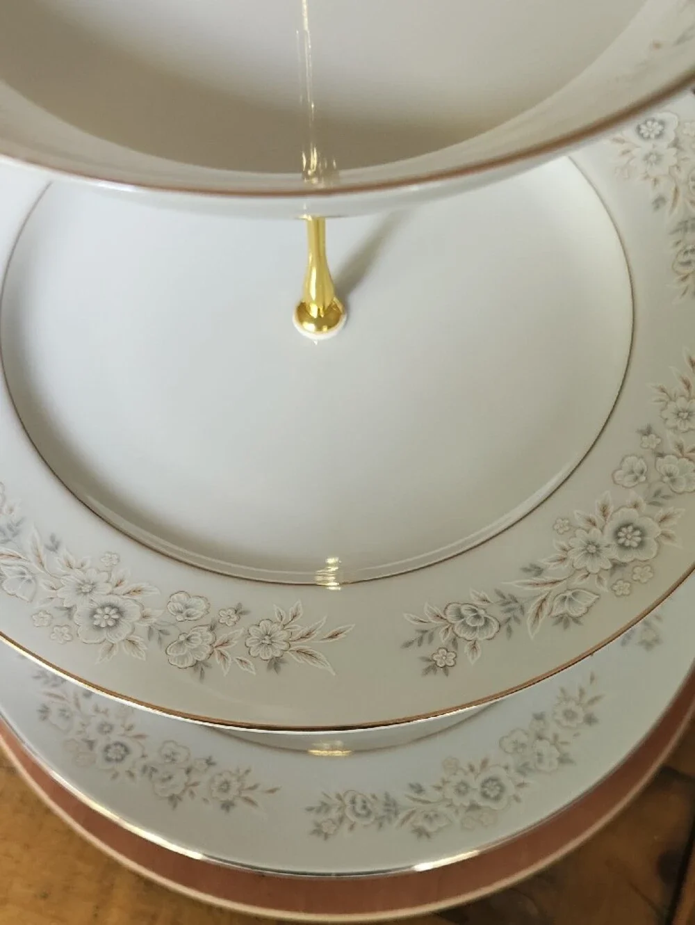 Elegant 3-Tier Gold and White Vintage Porcelain Serving Stand
